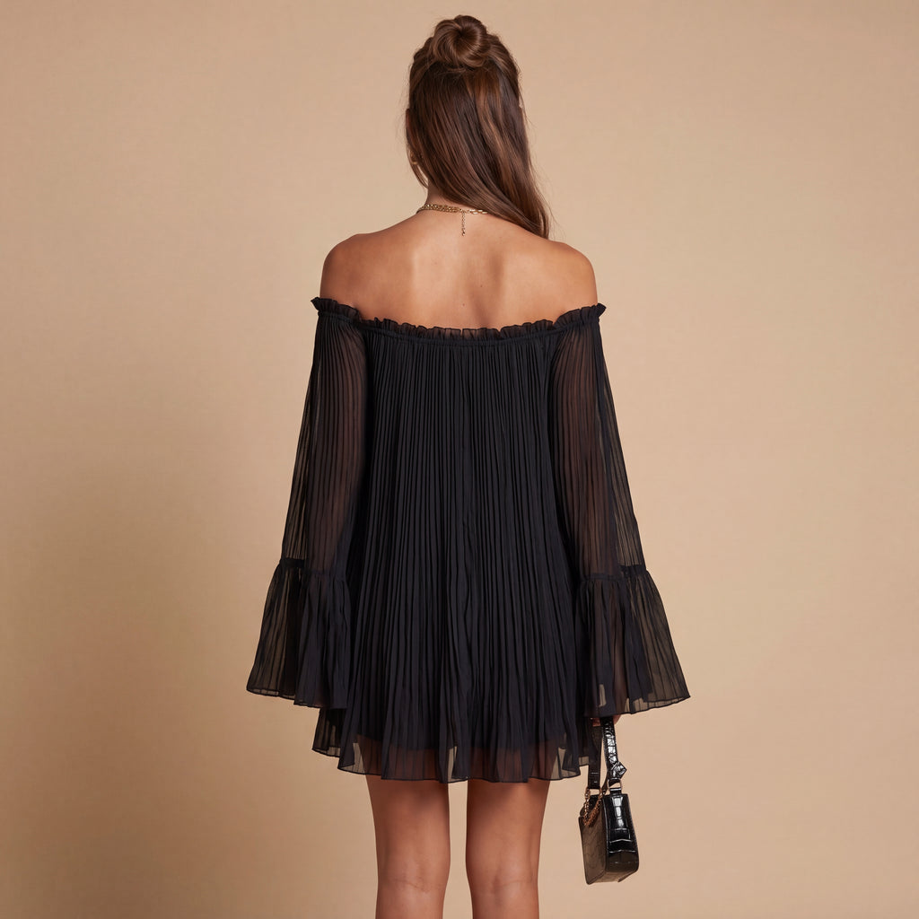 Miriana | Vestido Corto Off-Shoulder Mangas Acampanadas