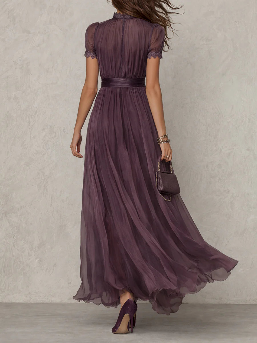 Flavia | Vestido Largo Morado con Escote Lágrima y Encaje